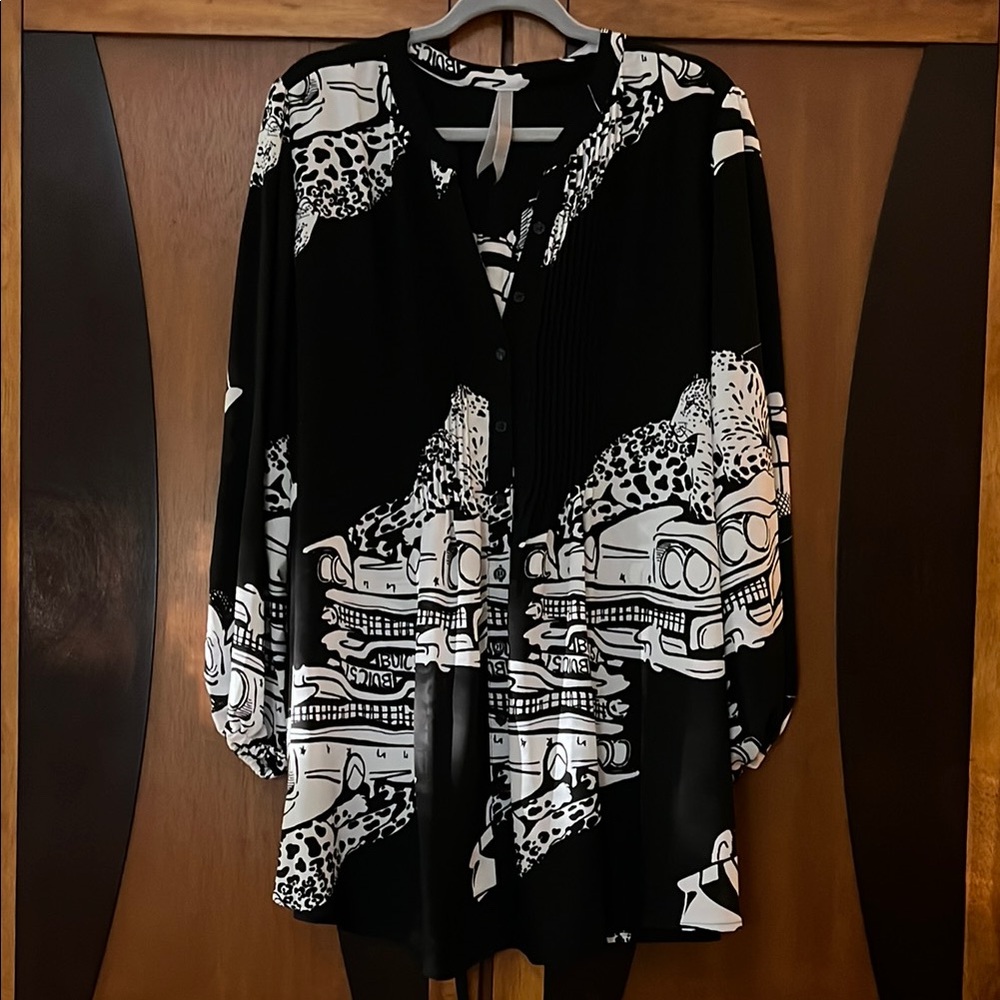 🔥🔥🔥Seven7 Black and White Sheer Automobile Print Blouse w/Henley Front-Pin Tucks